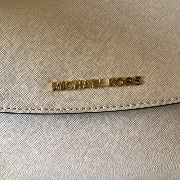 SOLD! NWT Michael kors Ava satchel medium - Picture 6 of 10